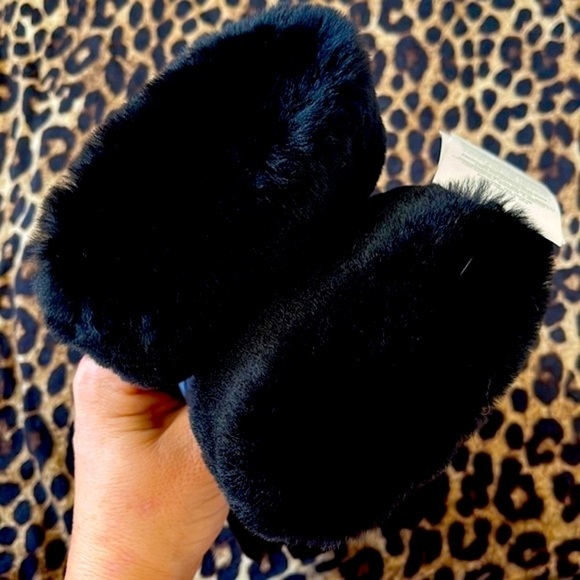 Brand New UGG Water Resistant Smart Touchscreen Black Gloves w/ Genuine Leather - Picture 9 of 16